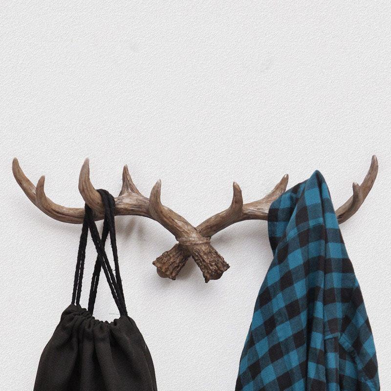 European Retro Style Antlers Decorated Wall Hanging